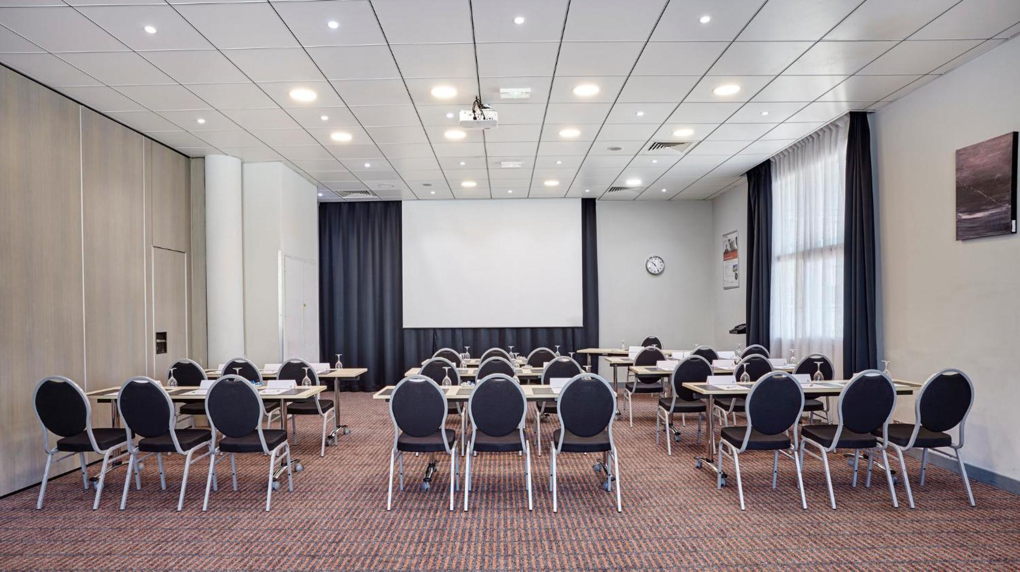 Holiday Inn Toulon City Centre By Ihg Exterior photo