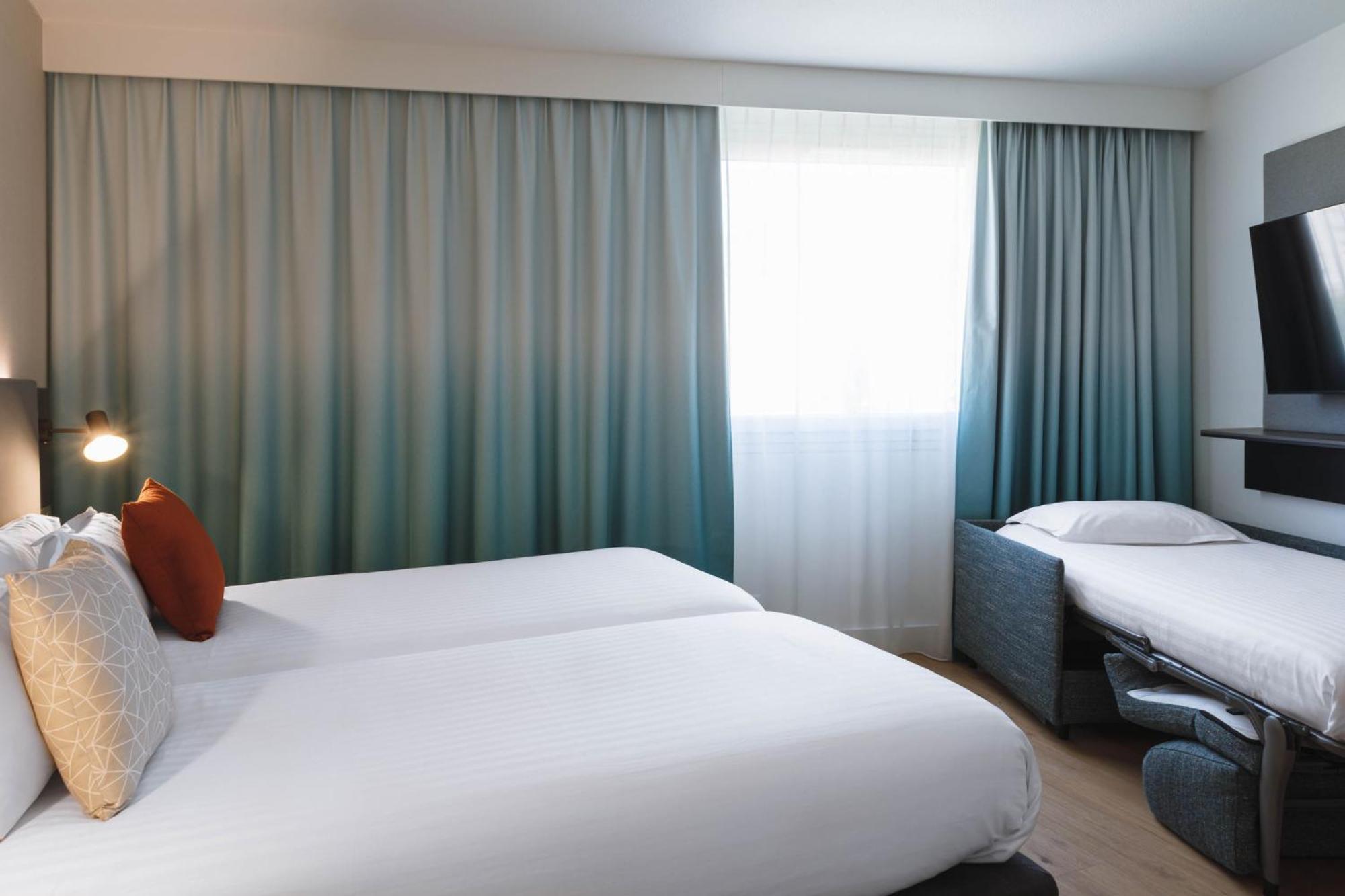 Holiday Inn Toulon City Centre By Ihg Exterior photo
