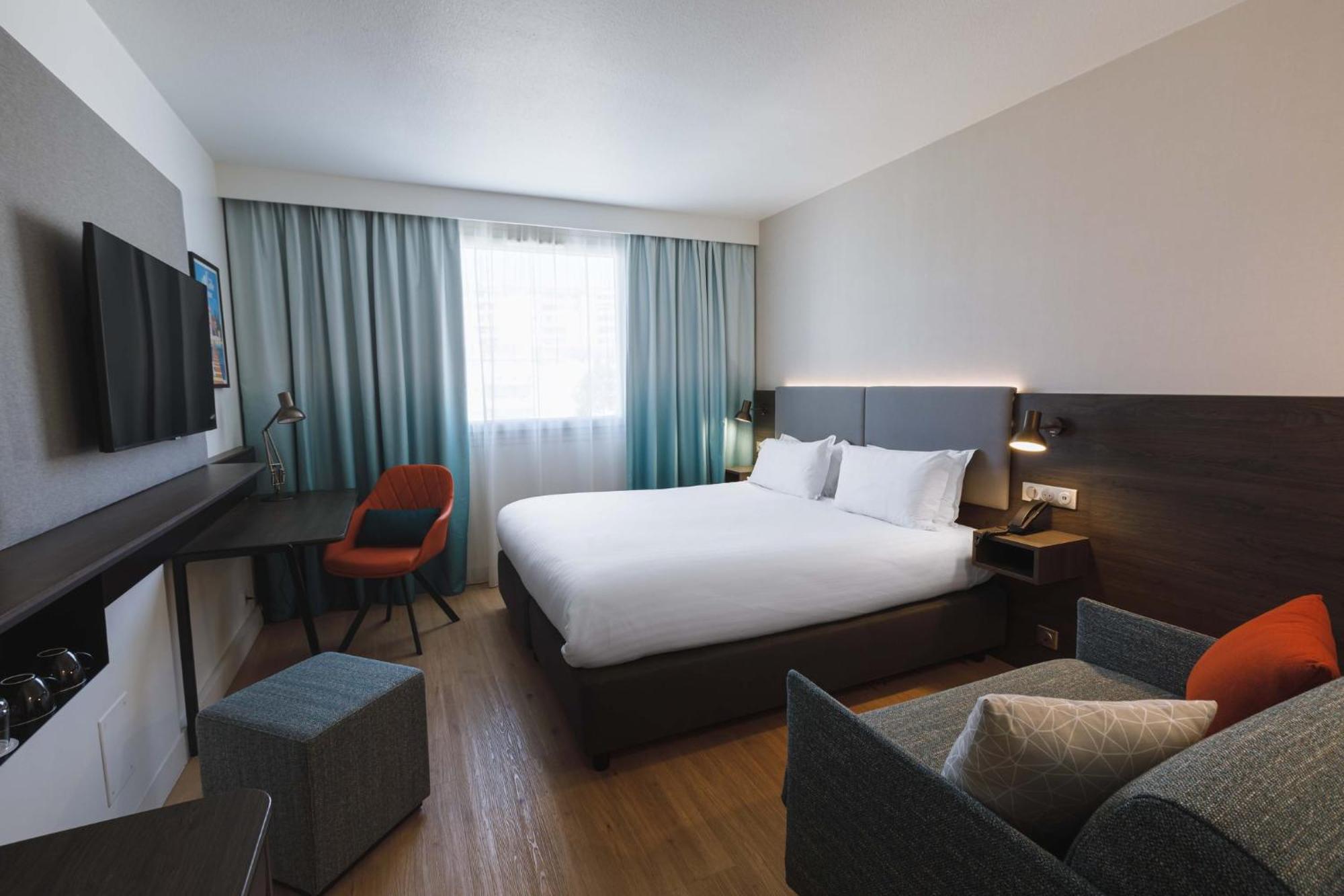 Holiday Inn Toulon City Centre By Ihg Exterior photo