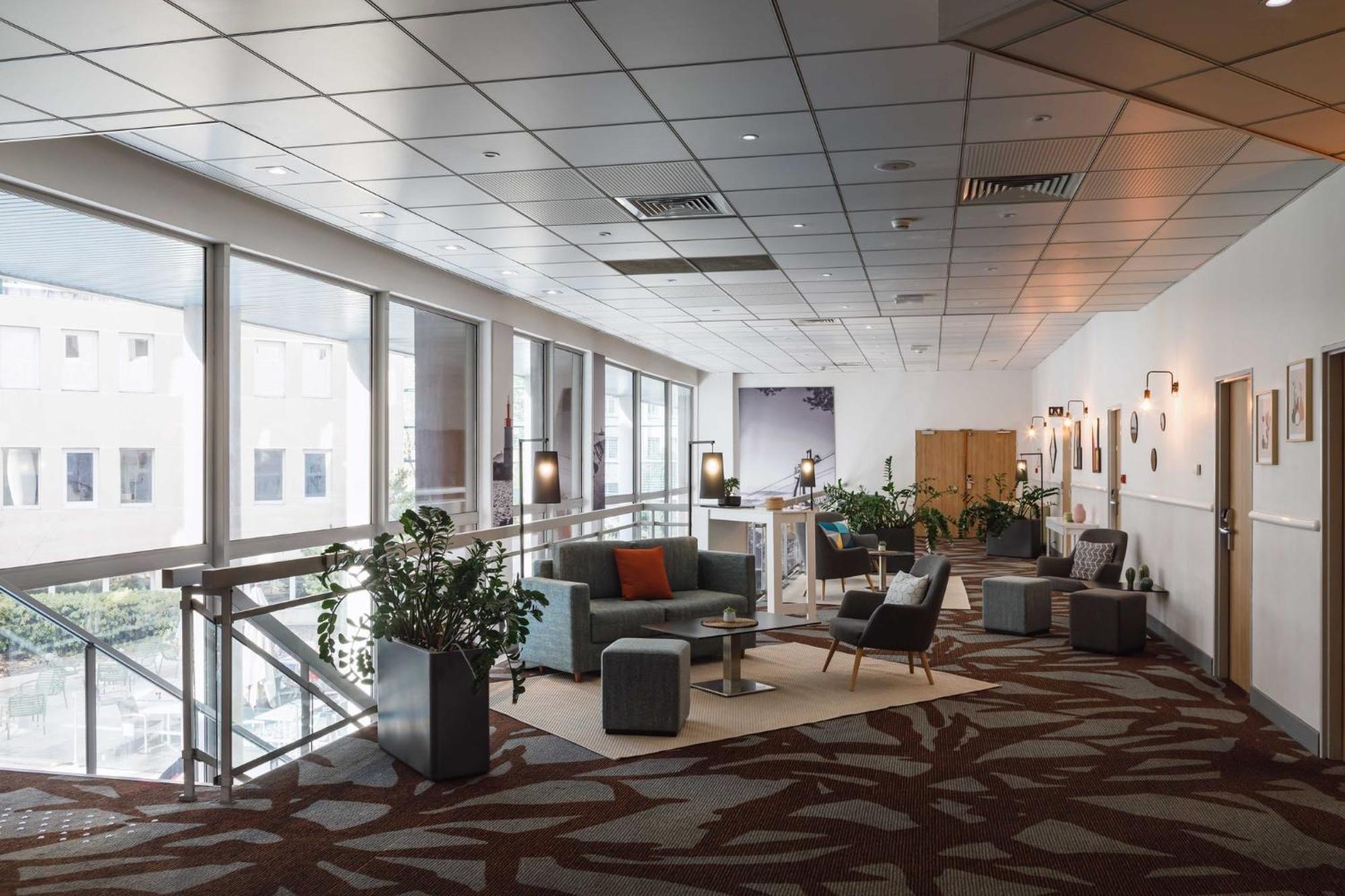 Holiday Inn Toulon City Centre By Ihg Exterior photo